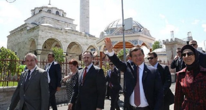 Davutoglu in Bosnien: “78 Millionen Türken unterstützen euch”